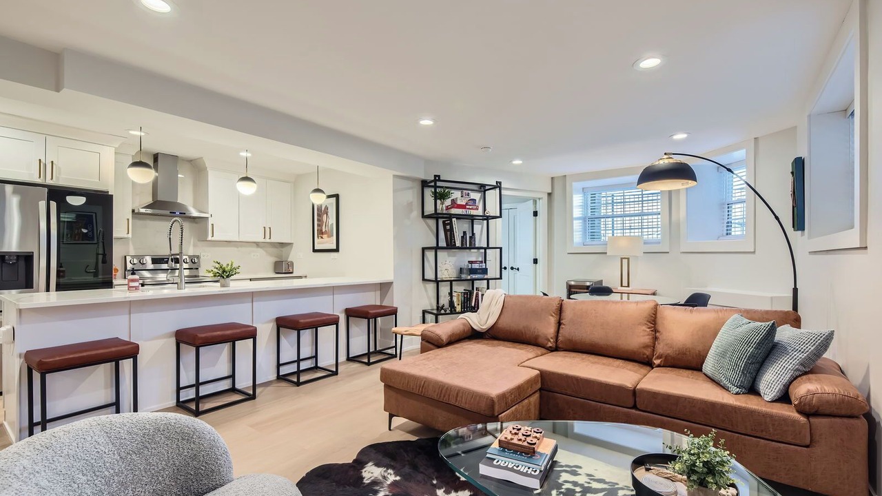Photo of Livingroom in Andersonville