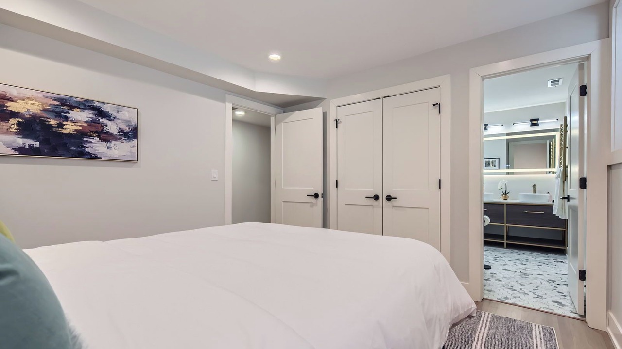 Photo of Bedroom in Andersonville
