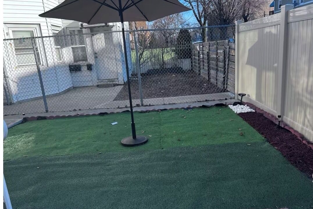 Photo of Outdoor in Irving Park East