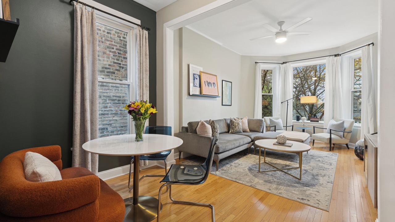 Photo of Livingroom in Uptown