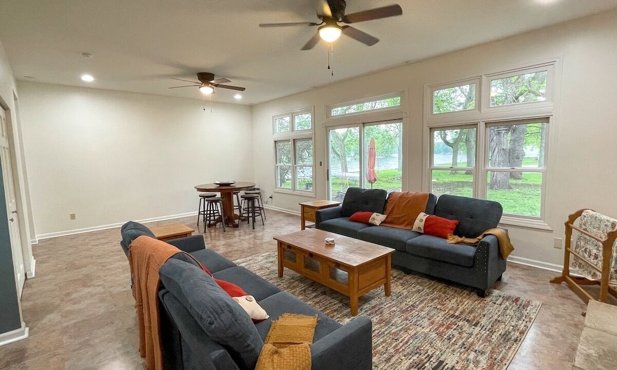 Photo of Livingroom in Kankakee County