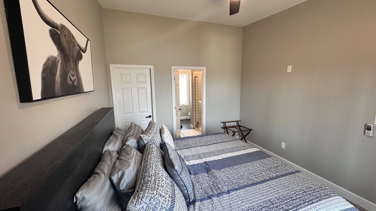 Photo of Bedroom in Loogootee