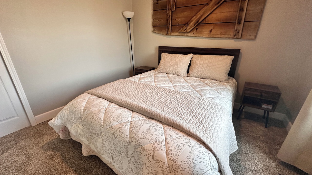 Photo of Bedroom in Loogootee