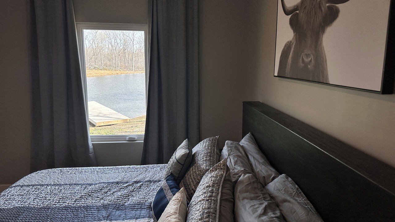 Photo of Bedroom in Loogootee