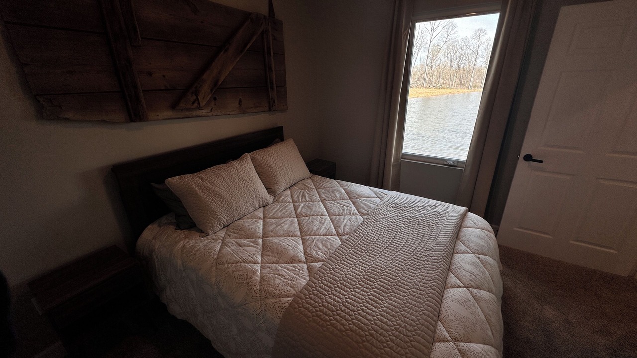 Photo of Bedroom in Loogootee