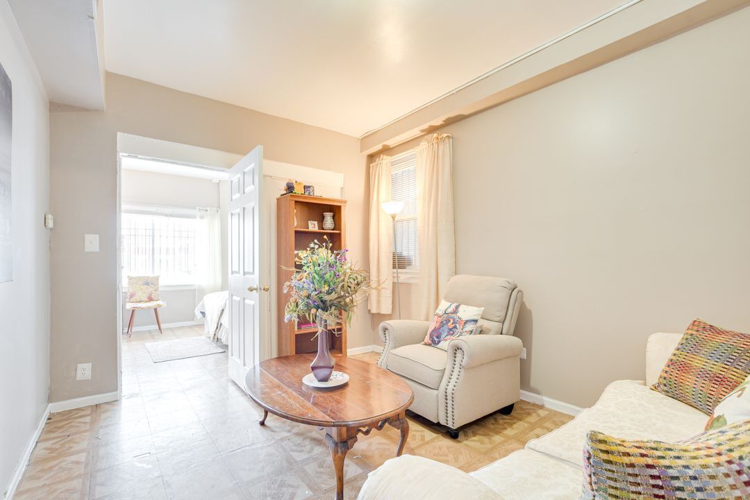 Photo of Livingroom in East Garfield Park