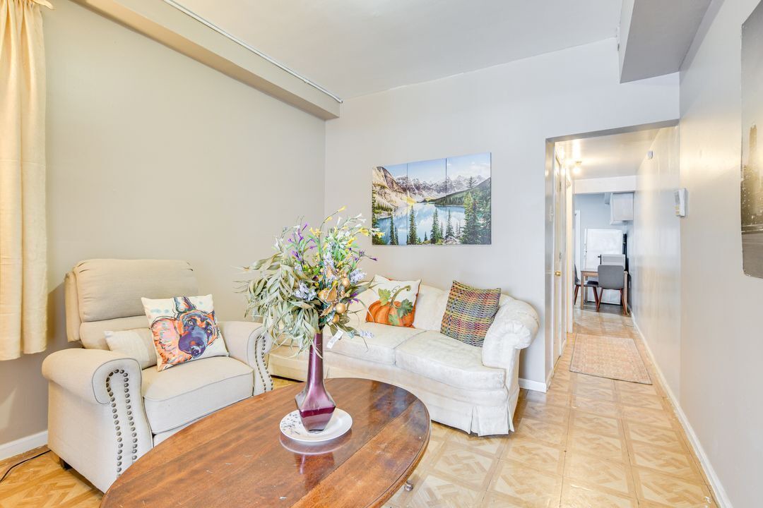 Photo of Livingroom in East Garfield Park