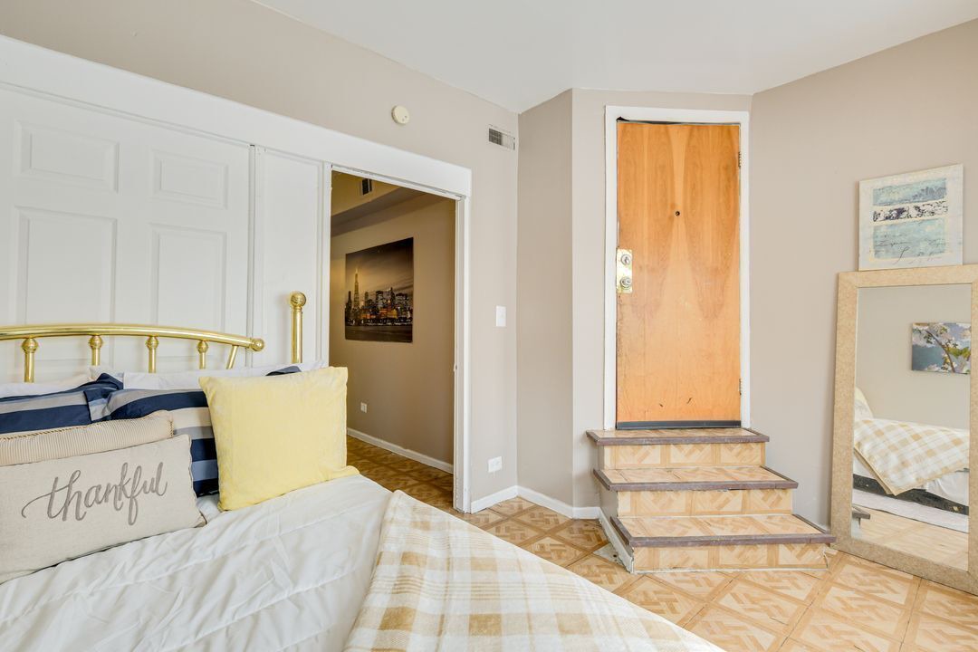 Photo of Bedroom in East Garfield Park