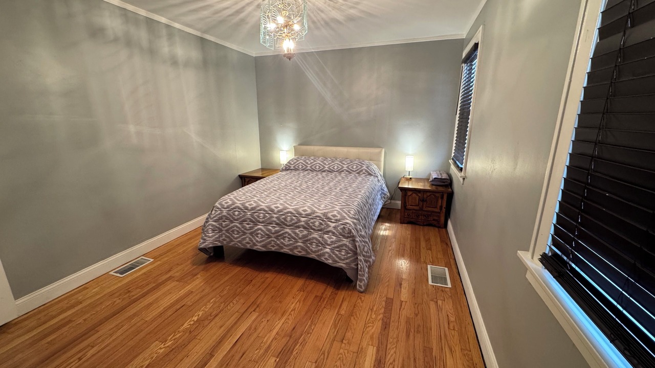 Photo of Bedroom in Chicago Lawn