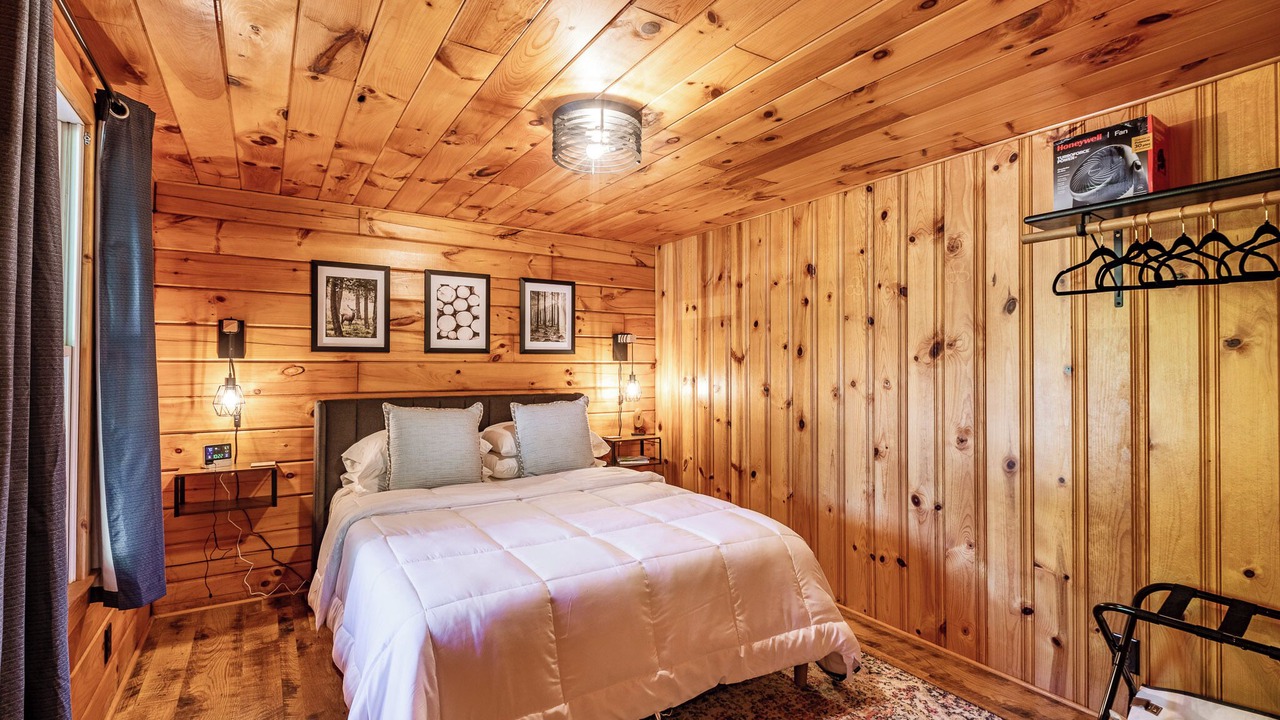 Photo of Bedroom in Fulton County