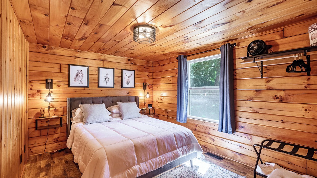 Photo of Bedroom in Fulton County
