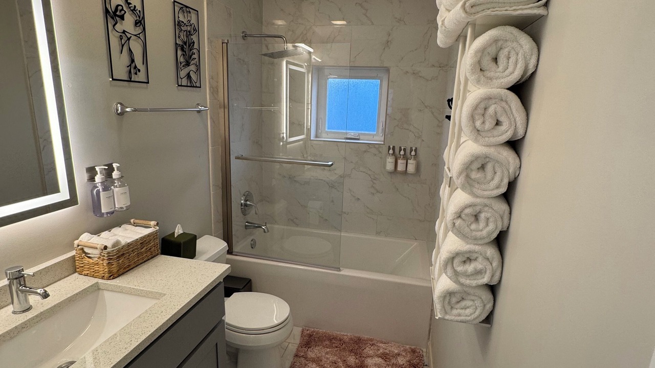 Photo of Bathroom in Oak Park
