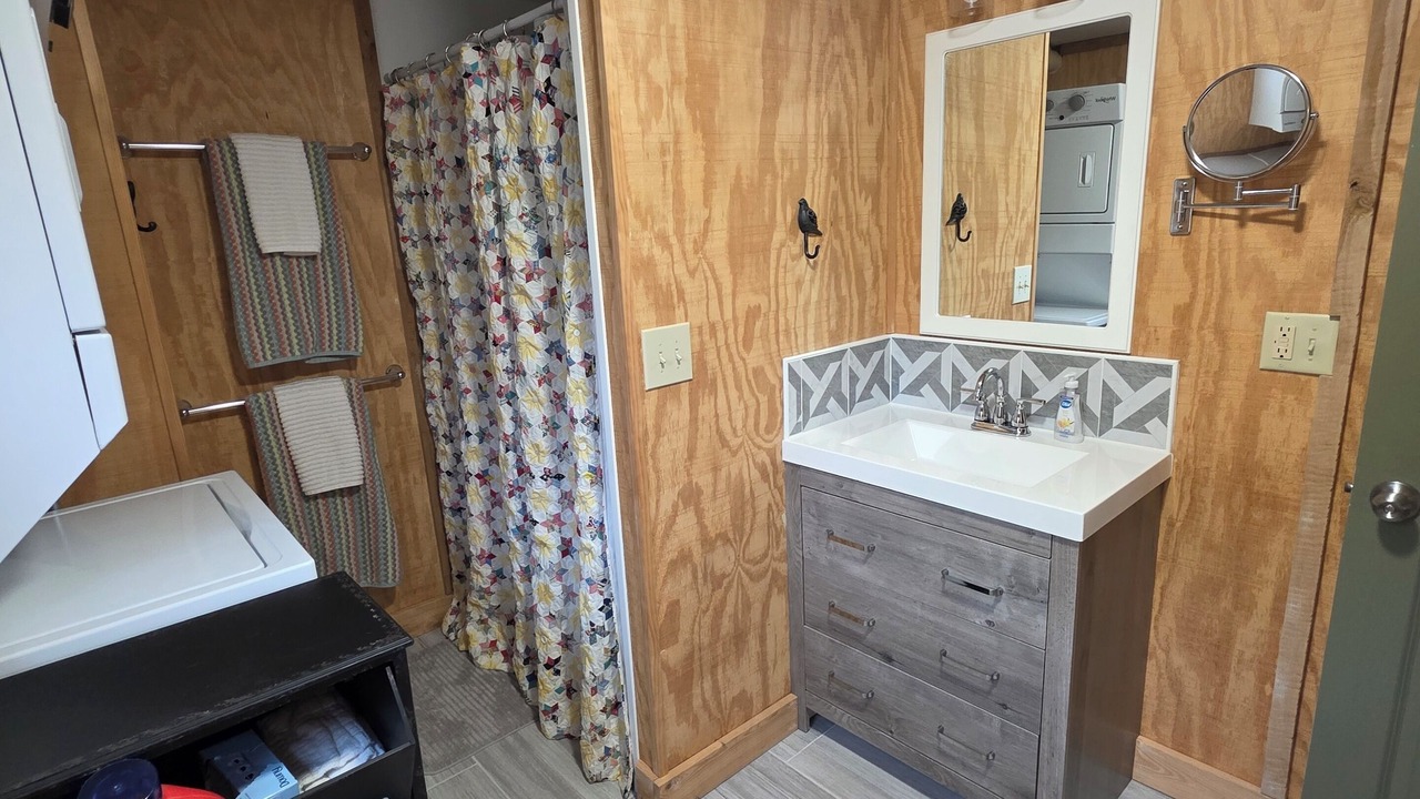 Photo of Bathroom in Nebo