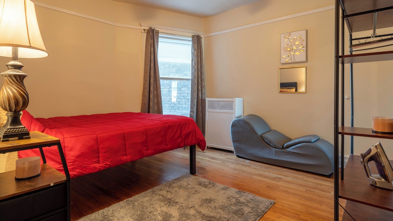 Photo of Bedroom in Woodlawn