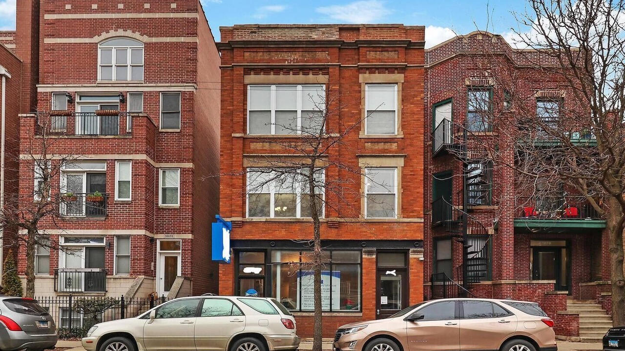 Photo of Outdoor in Wrigleyville