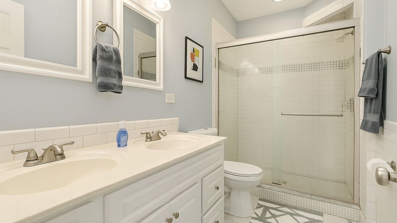 Photo of Bathroom in Wrigleyville