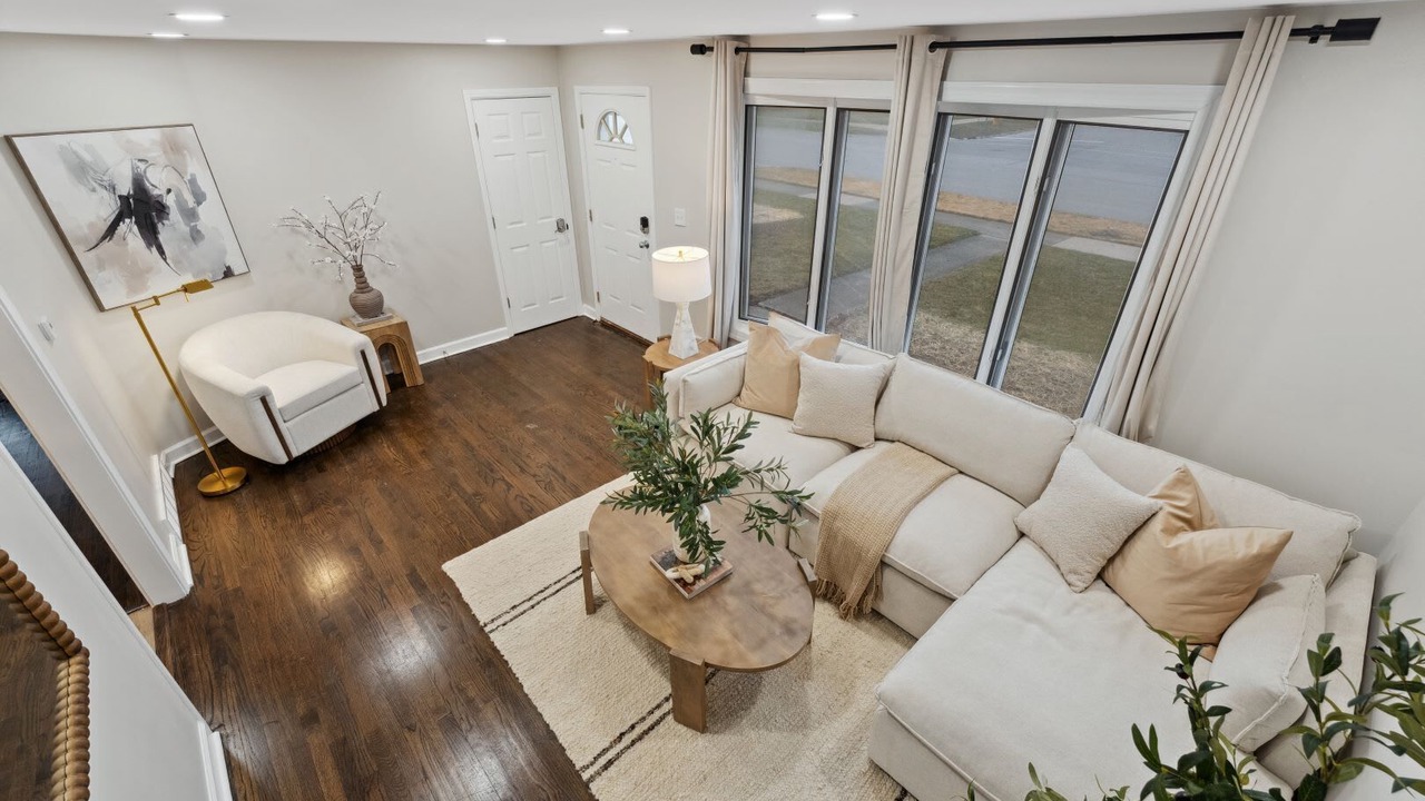 Photo of Livingroom in Addison