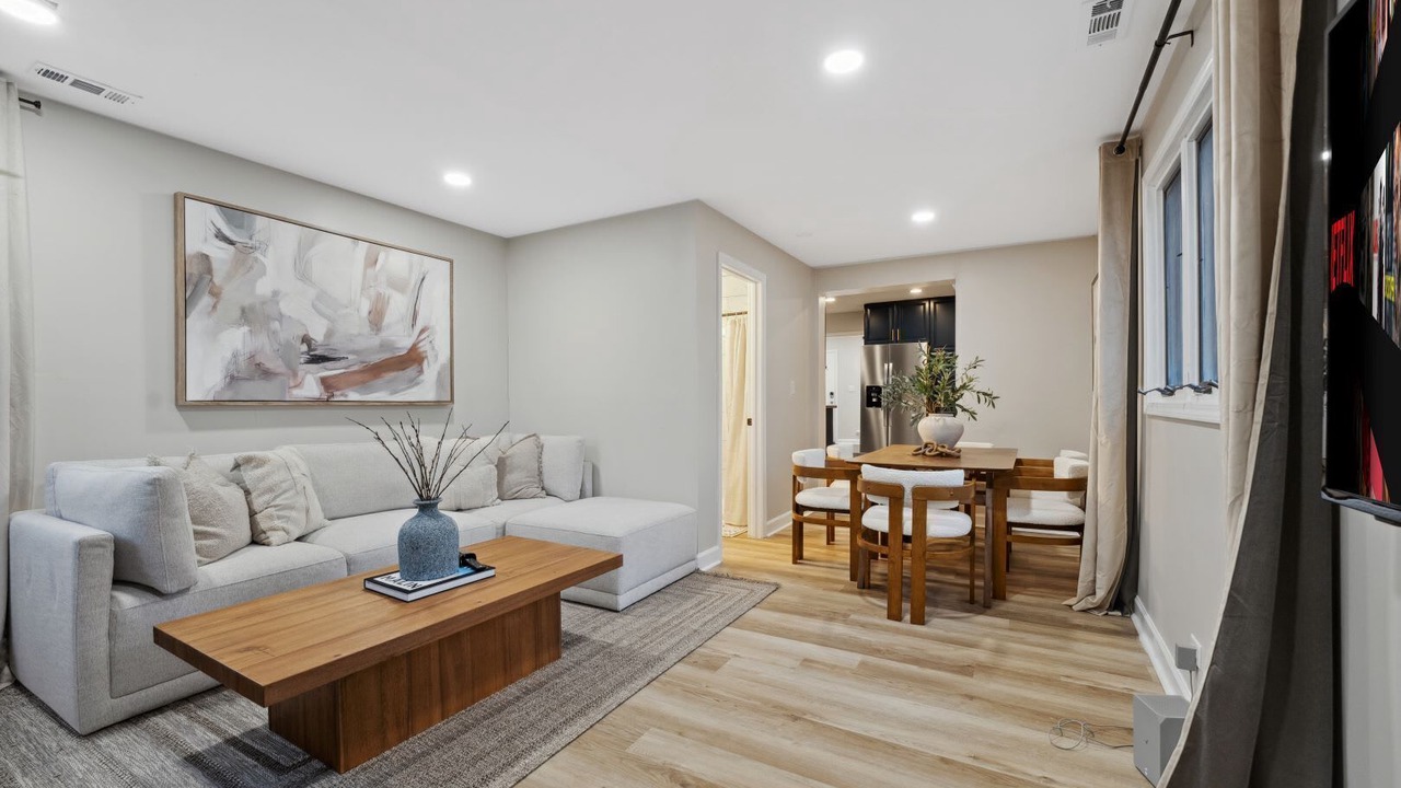 Photo of Livingroom in Addison