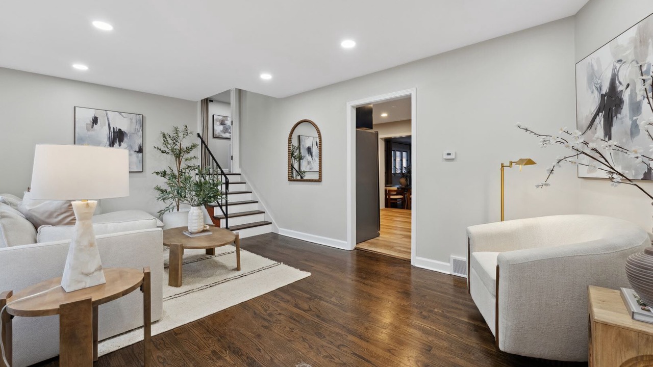 Photo of Livingroom in Addison