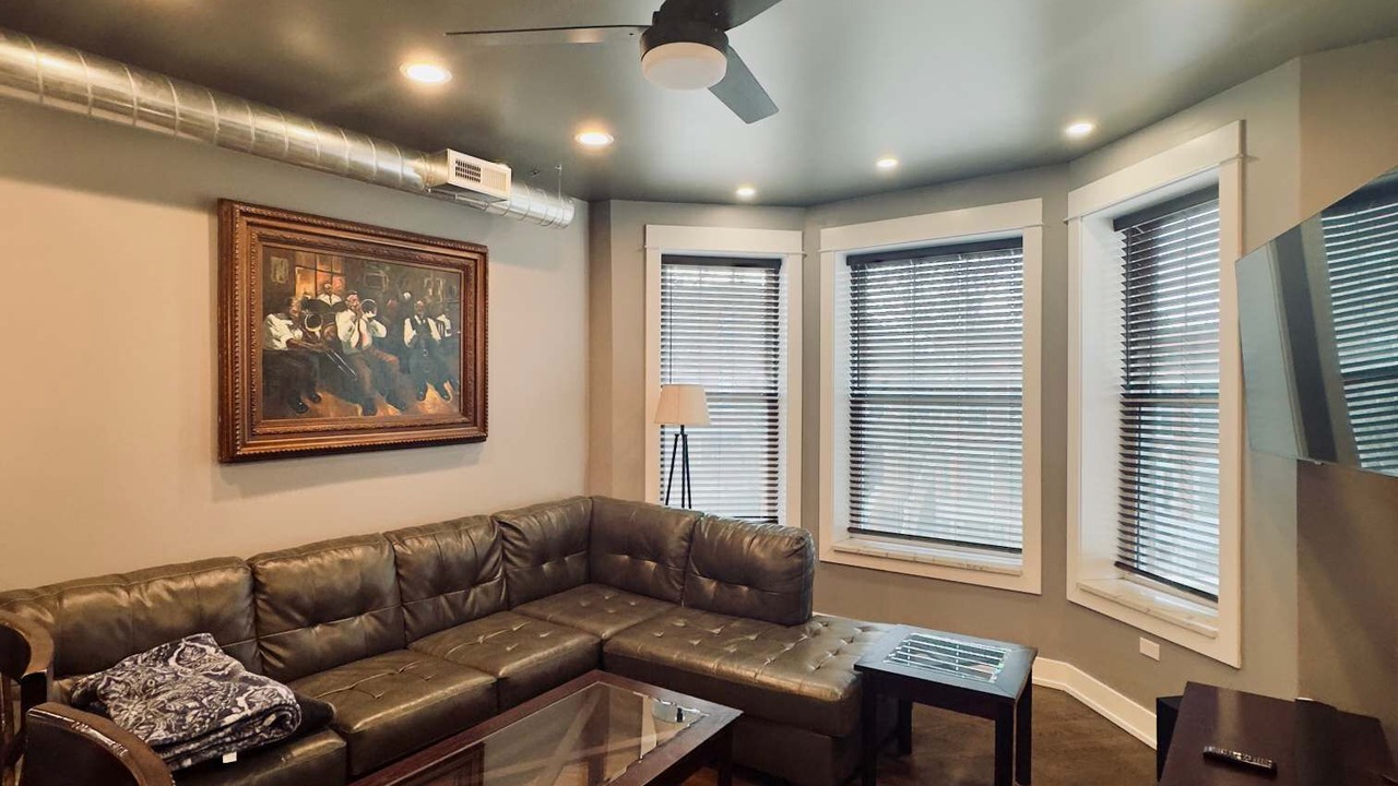 Photo of Livingroom in North Lawndale