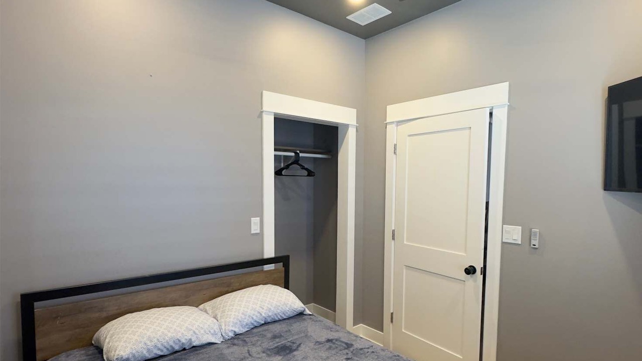 Photo of Bedroom in North Lawndale
