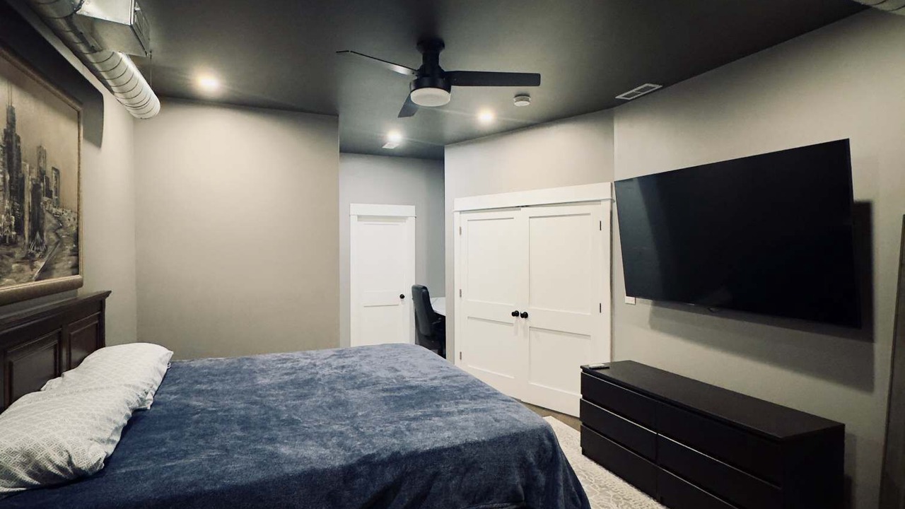 Photo of Bedroom in North Lawndale
