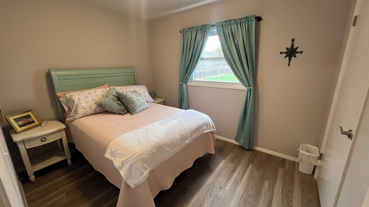Photo of Bedroom in Eureka