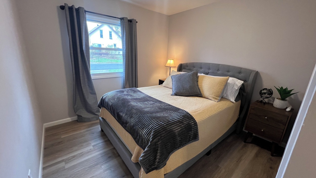 Photo of Bedroom in Eureka