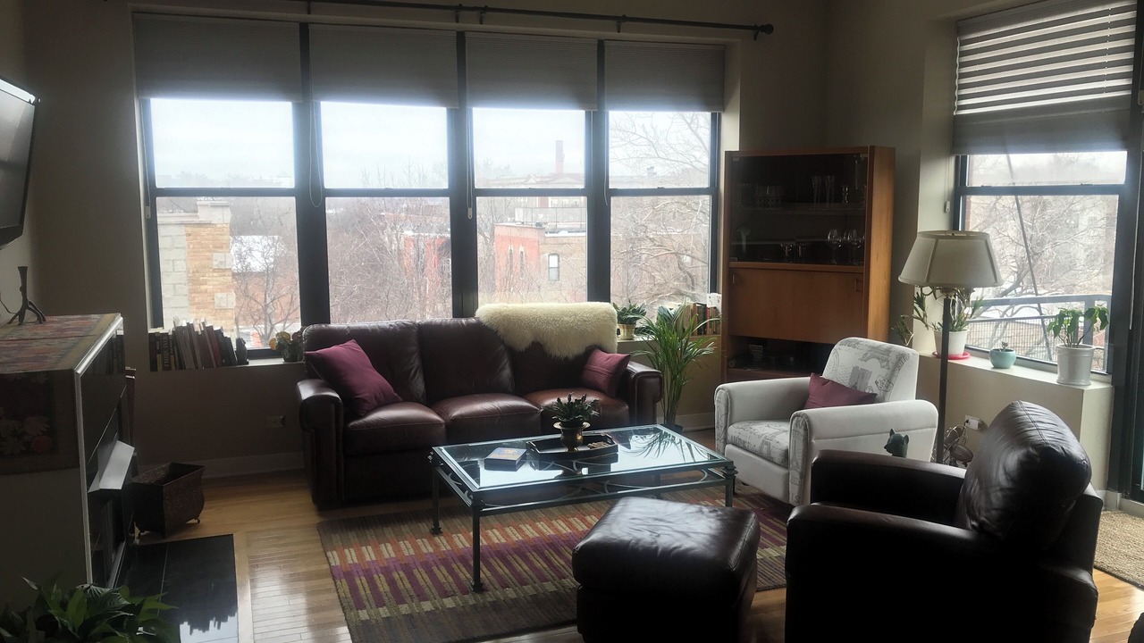 Photo of Livingroom in Near West Side