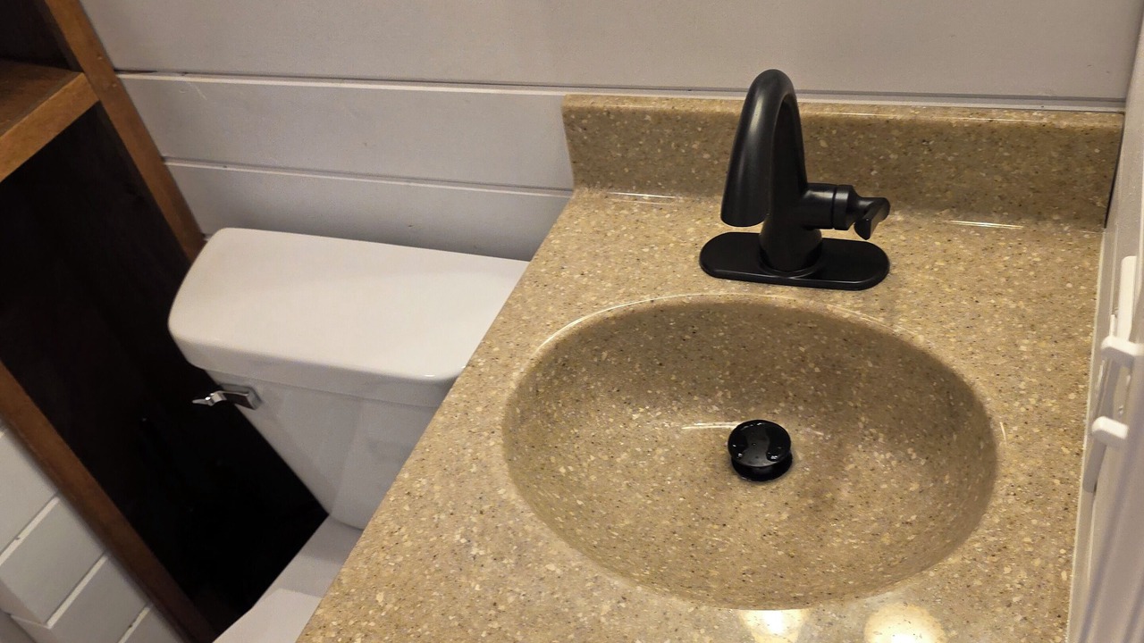 Photo of Bathroom in Goreville