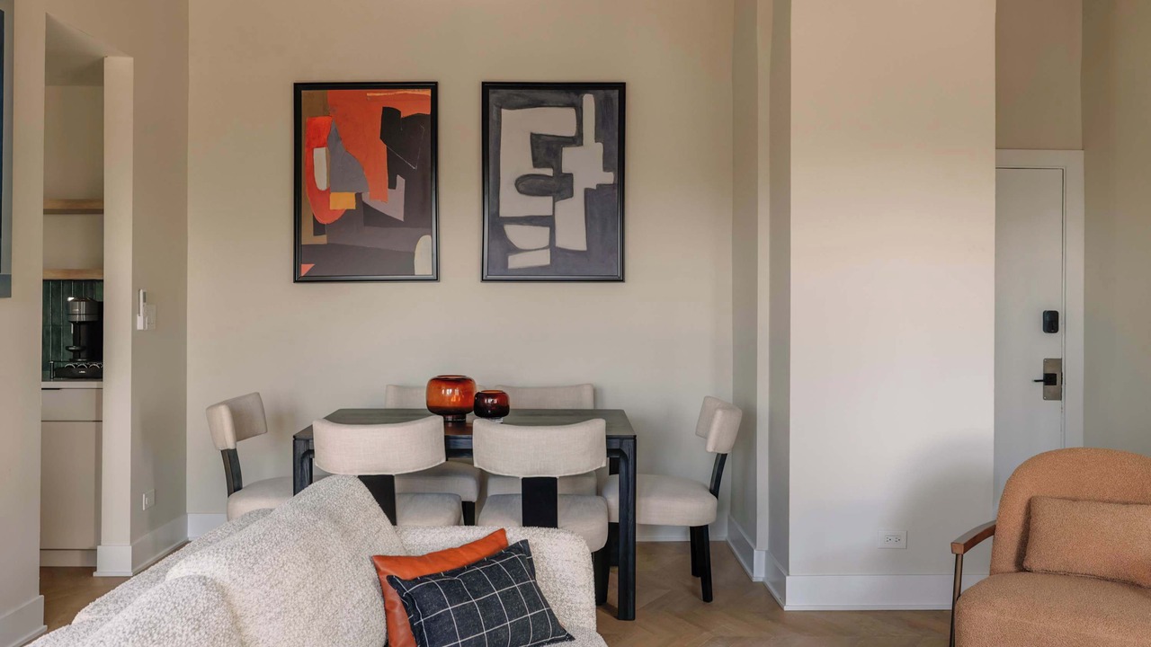 Photo of Livingroom in Rush and Division