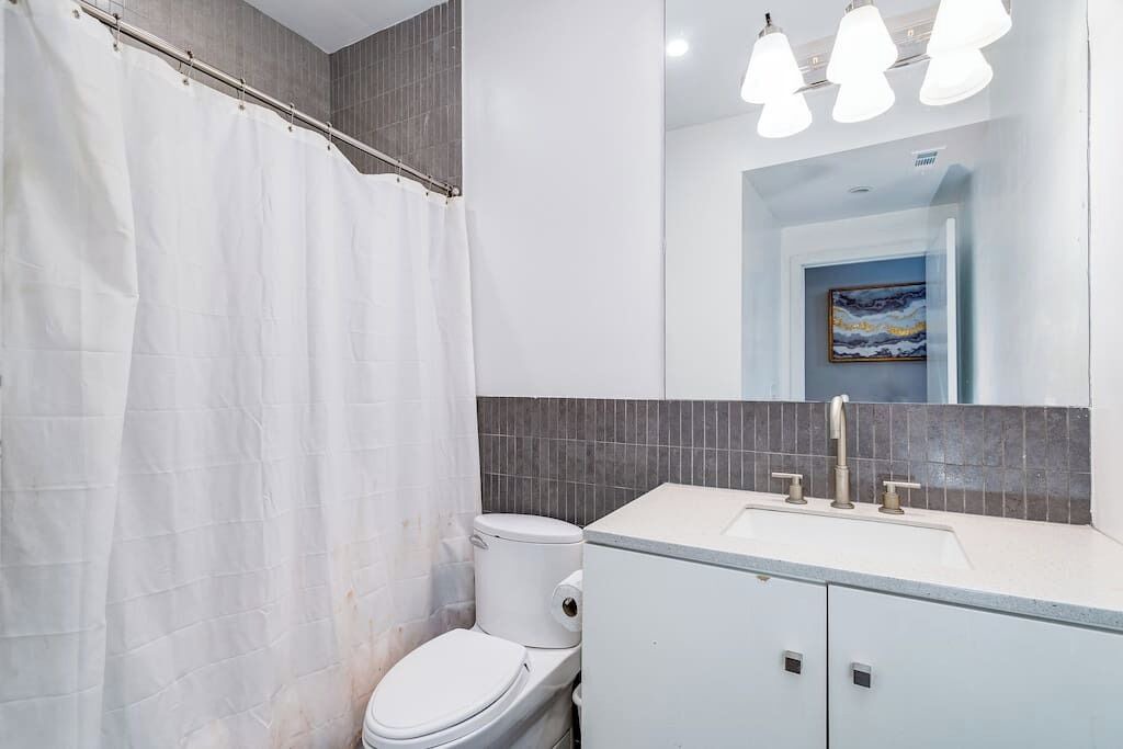 Photo of Bathroom in River North