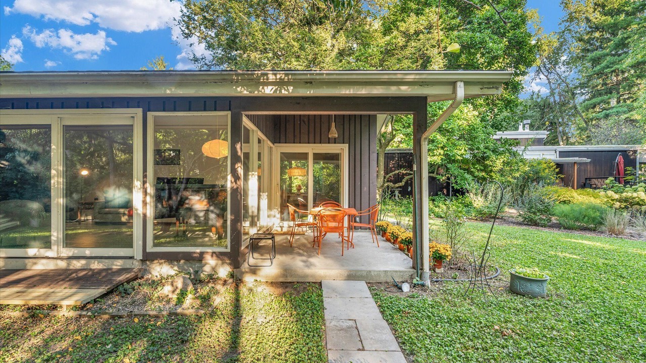 Photo of Outdoor in Urbana