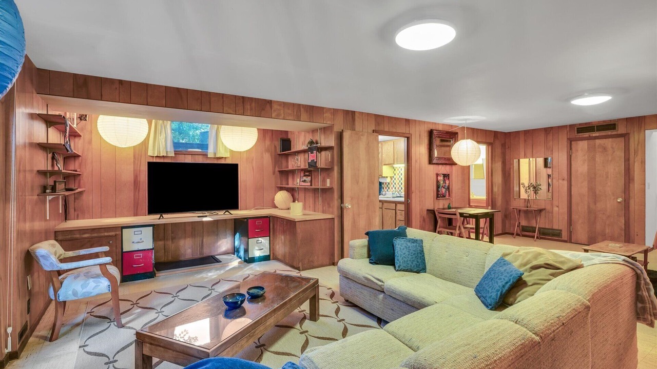 Photo of Livingroom in Urbana