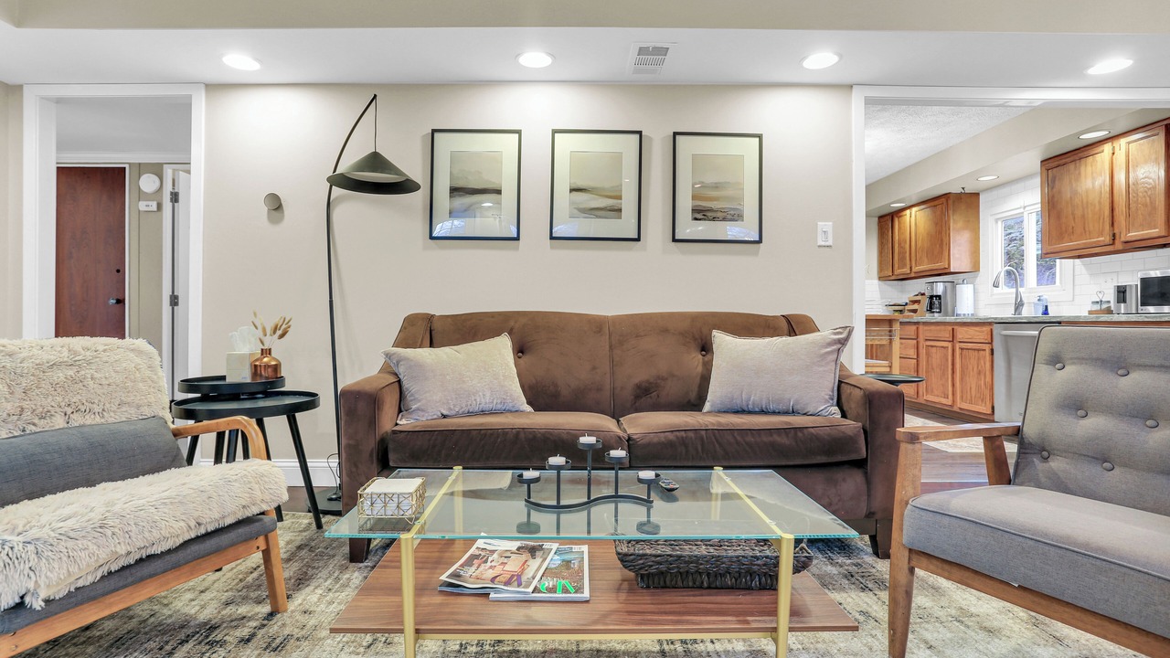 Photo of Livingroom in Champaign