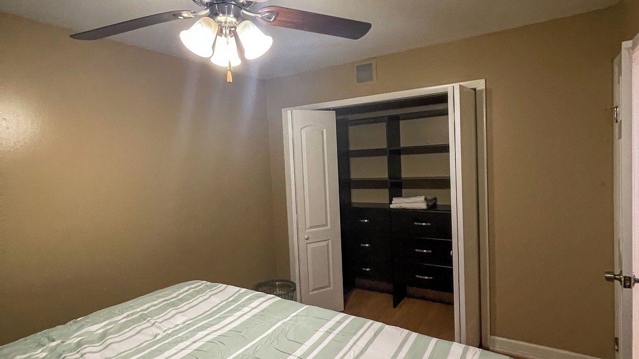 Photo of Bedroom in Skokie