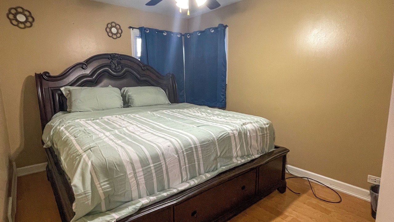 Photo of Bedroom in Skokie