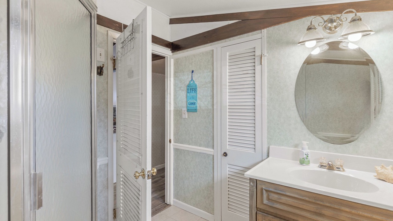 Photo of Bathroom in Marion