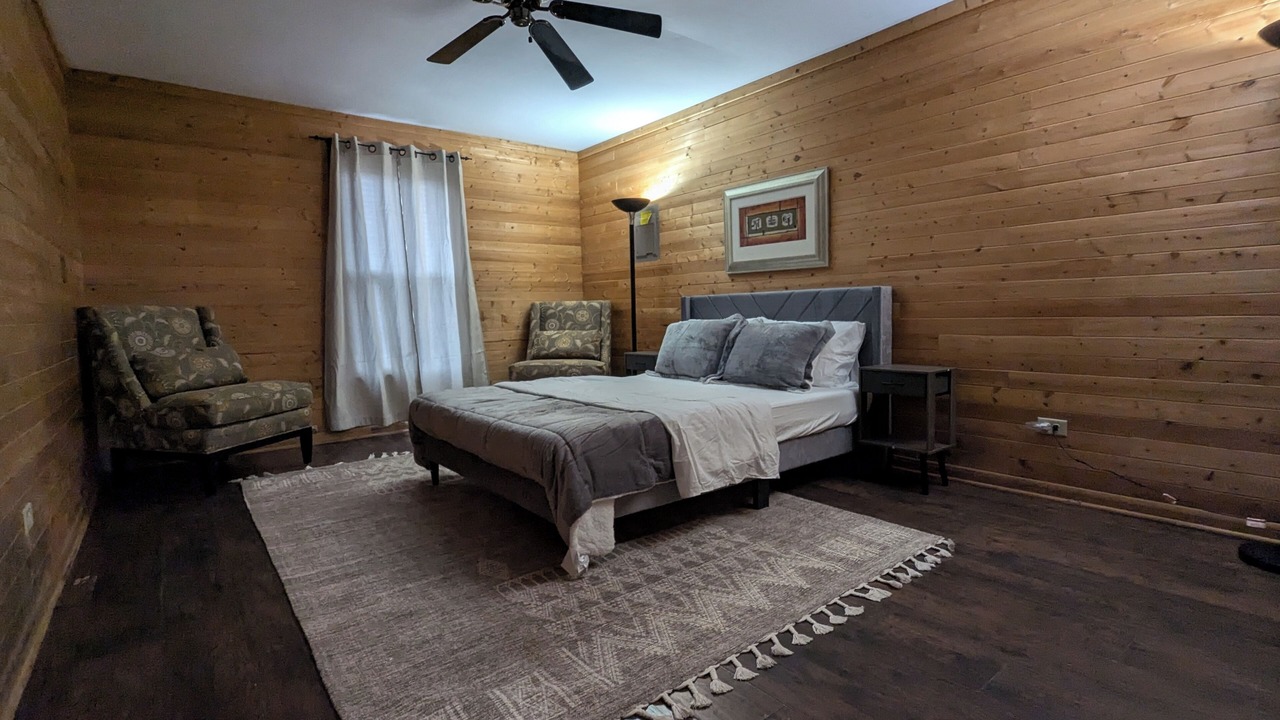 Photo of Bedroom in Round Lake Beach