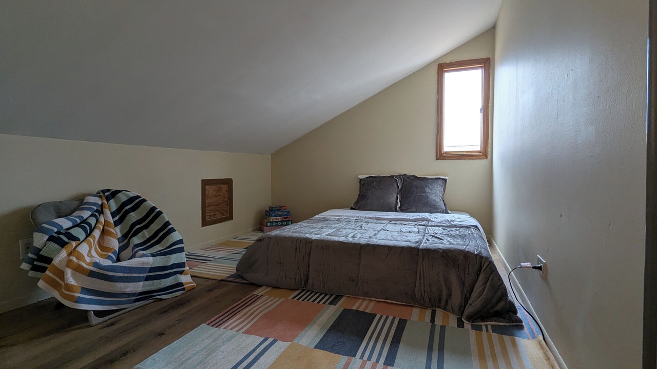 Photo of Bedroom in Round Lake Beach
