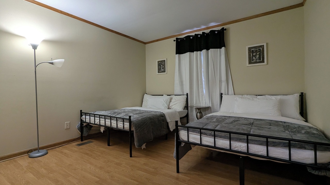 Photo of Bedroom in Round Lake Beach