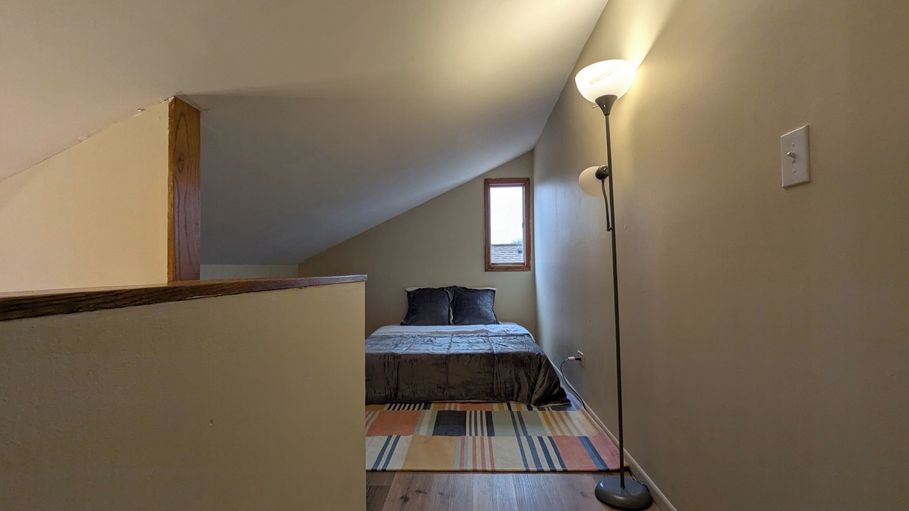 Photo of Bedroom in Round Lake Beach