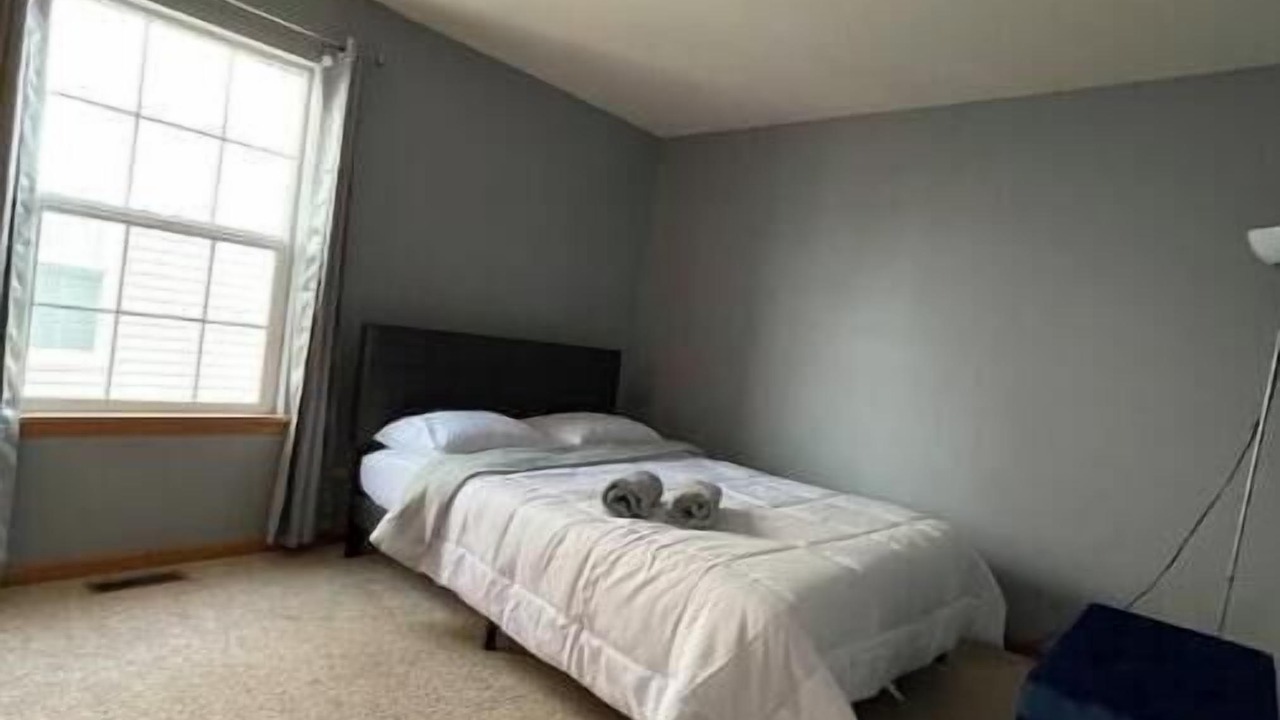 Photo of Bedroom in Romeoville