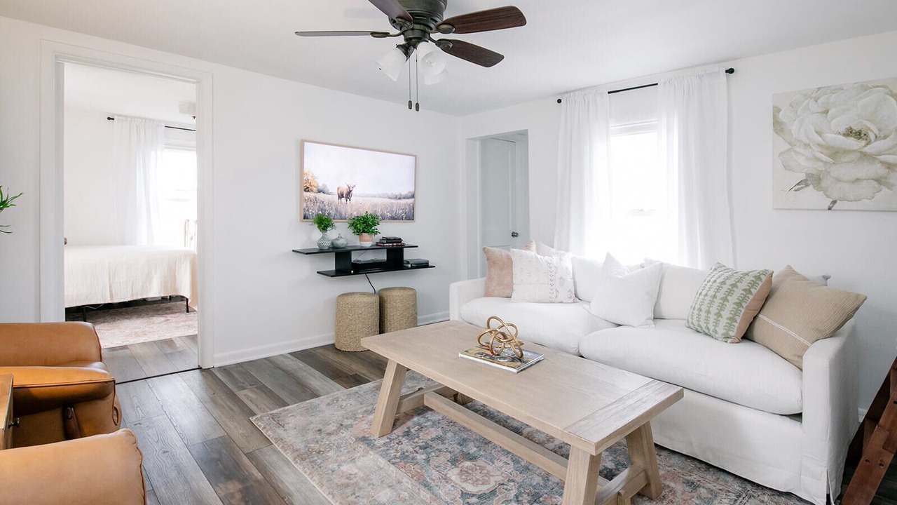 Photo of Livingroom in Orange Prairie