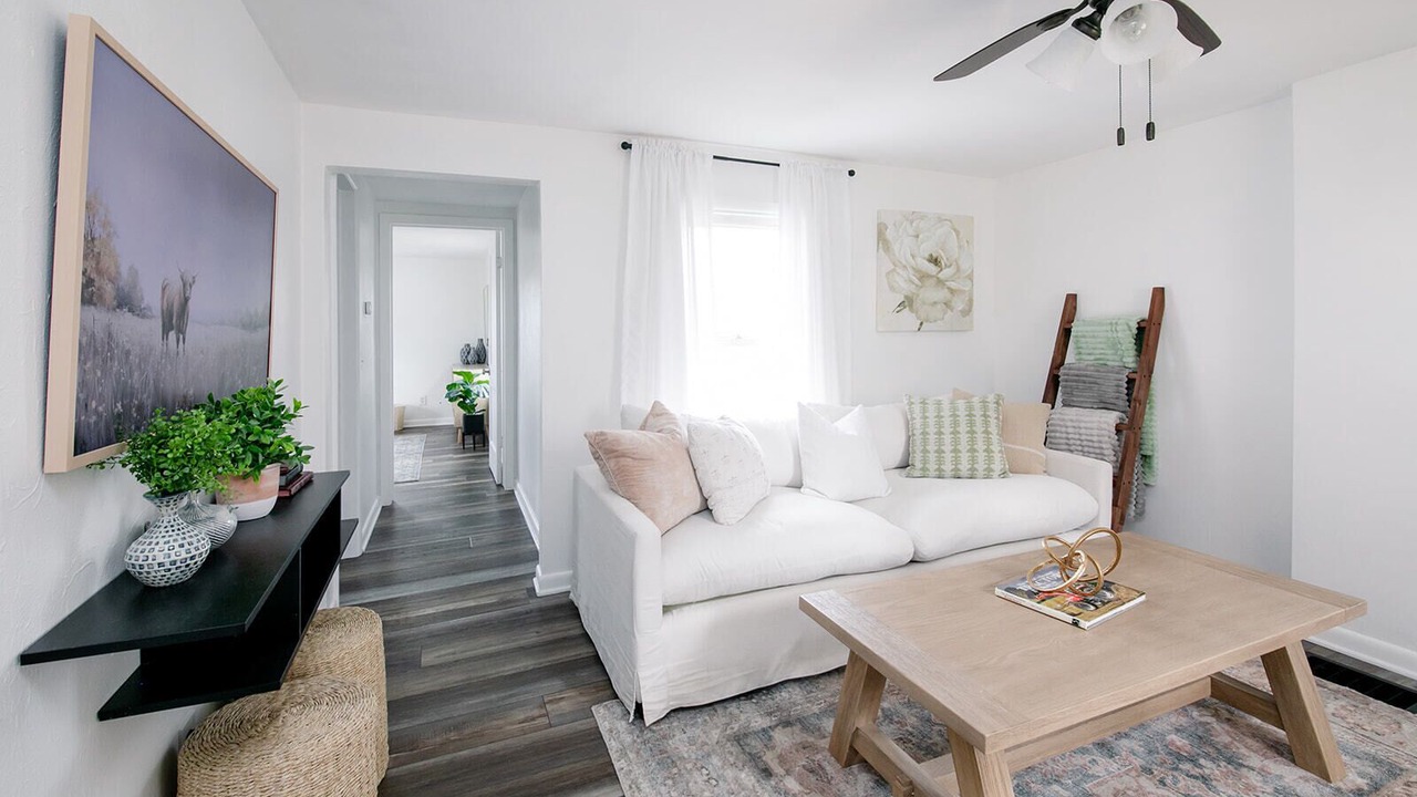 Photo of Livingroom in Orange Prairie