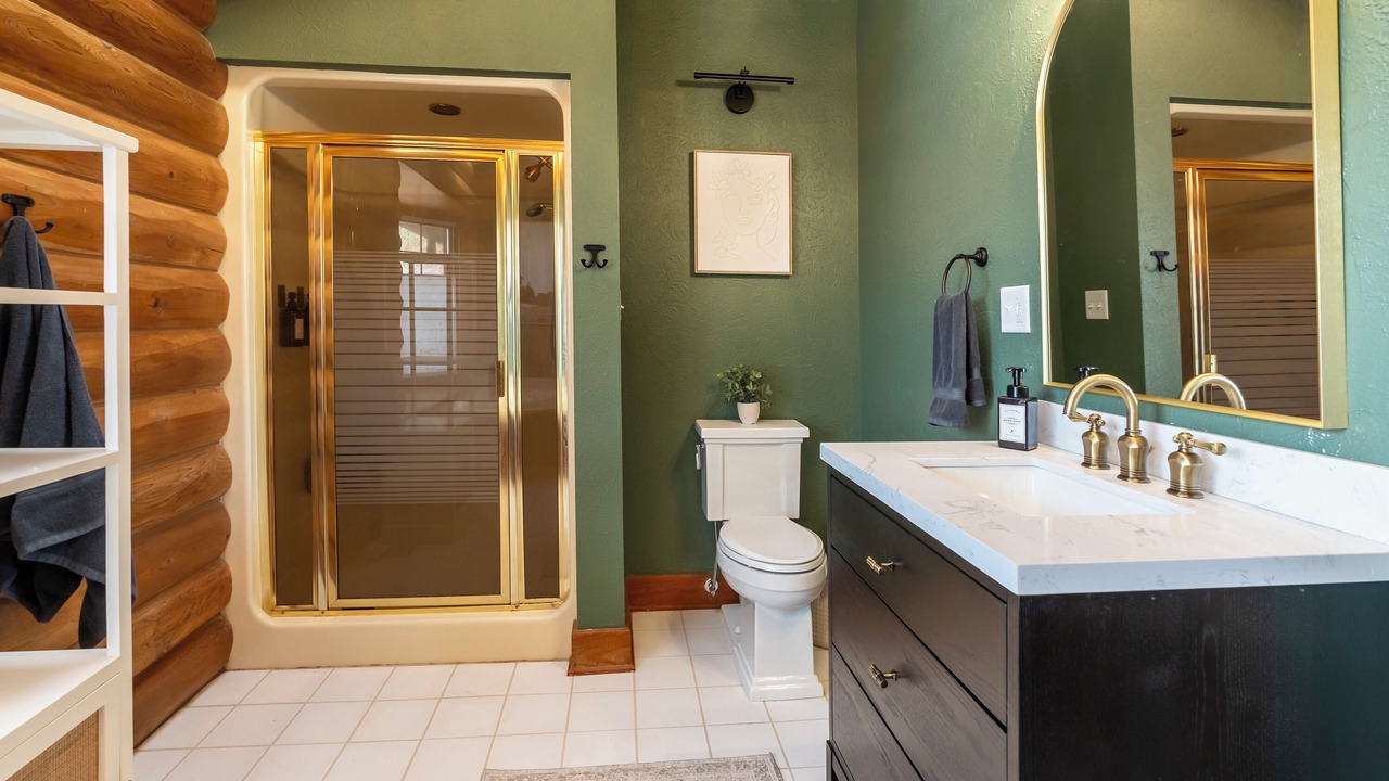 Photo of Bathroom in Goreville