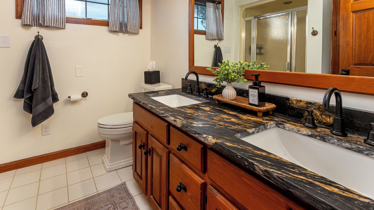 Photo of Bathroom in Goreville