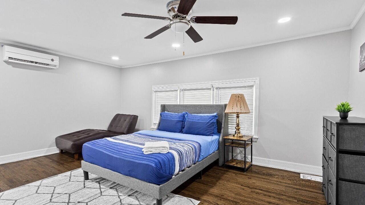 Photo of Bedroom in Skokie