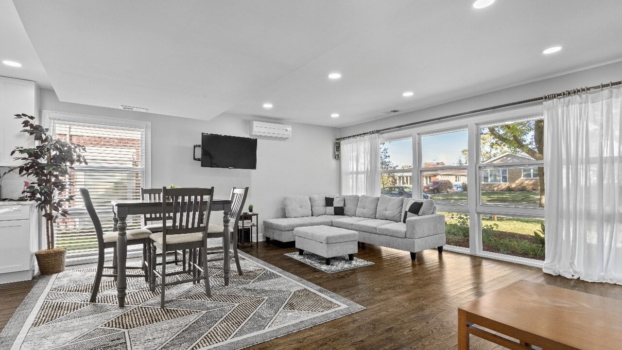 Photo of Livingroom in Skokie