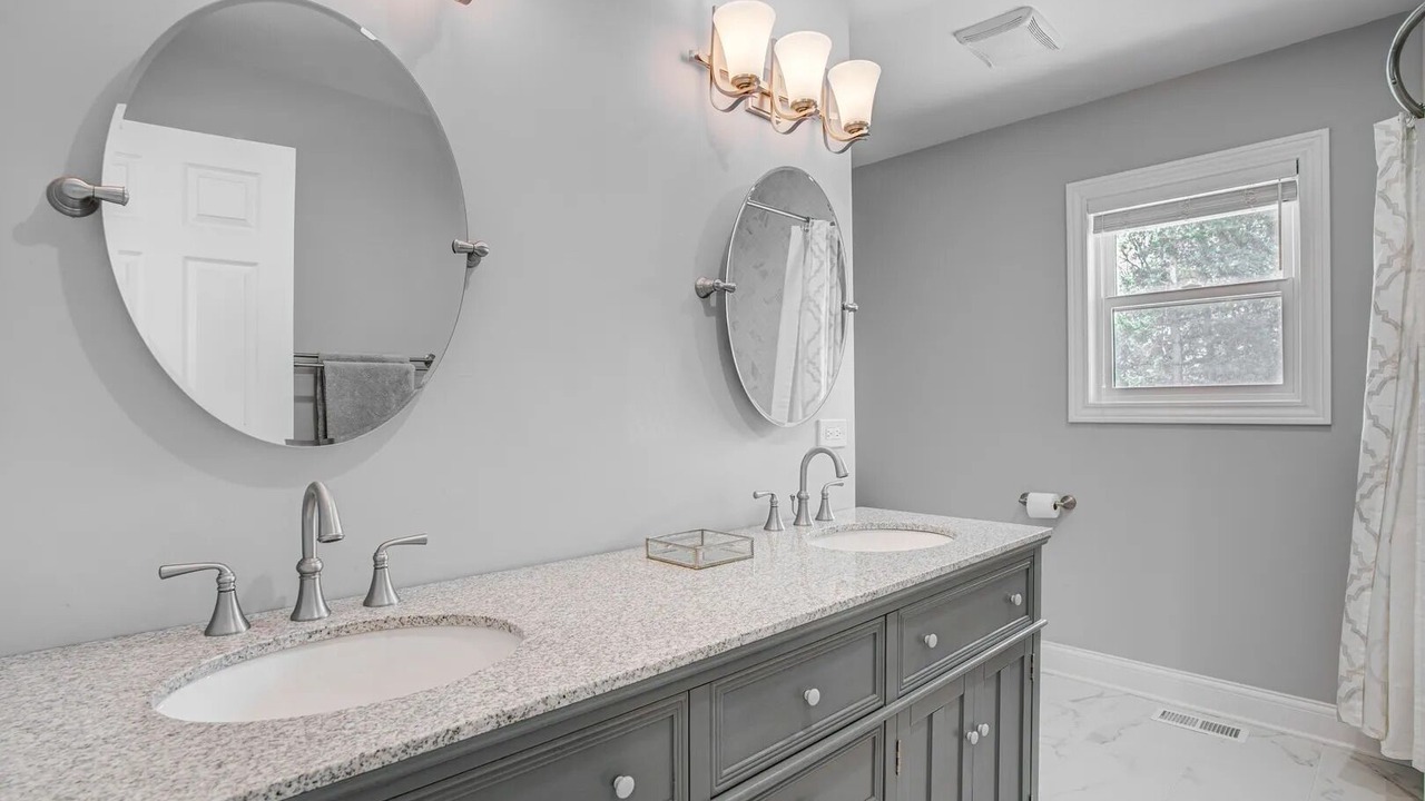 Photo of Bathroom in Solon Mills